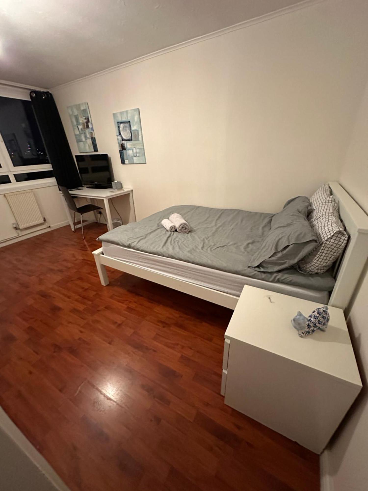 White Room 런던 외부 사진